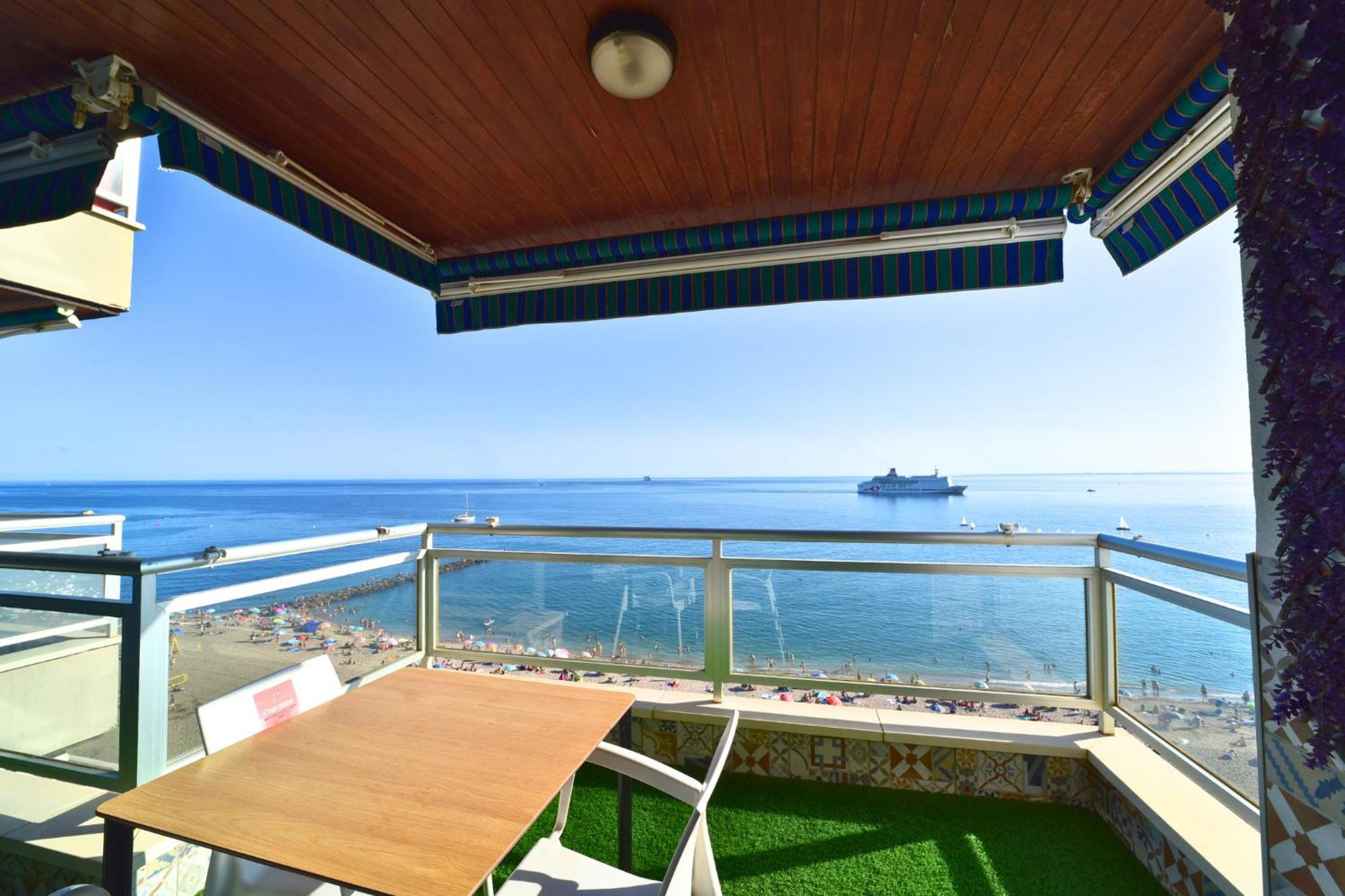 Expoholidays - Solarium Apartment Almeria
